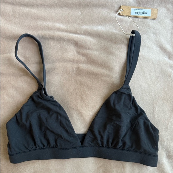 Skims fits Everybody Black Triangle Bralette | Skims Bralette | size S | no tag - Picture 1 of 4